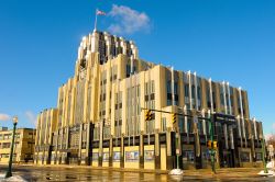 Il Niagara-Mohawk Building a Syracuse, New York, USA. Costruita nel 1932, questa imponente struttura rappresenta un perfetto esempio di architettura art deco. In questa immagine l'edificio ...