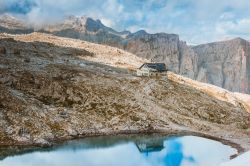 Il paesaggio lunare del Pisciadù lungo il percorso di trekking del Sella Ronda  in Val Gardena