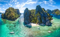 Il paesaggio magico di El Nido, la baia spettacolare di Palawan alle Filippine.