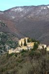 Il paesaggio montano di Rocca Sinibalda nel Lazio - © ValerioMei / Shutterstock.com
