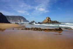 Il paesaggio selvaggio di Praia da Castelejovicino a Vila do Bispo in Algarve