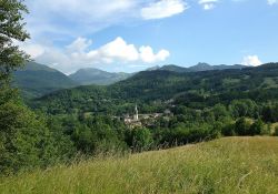 Il paese di Sant'Annapelago in provincia di Modena, Emilia-Romagna - © Valle del Pelago, CC BY-SA 4.0, Wikipedia