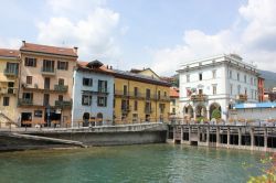 Il Palazzo del Comune di Omegna. in riva al Lago d'Orta in Piemonte