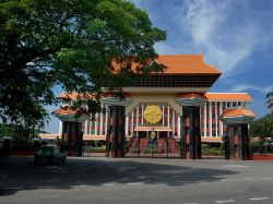 Il palazzo del Kerala State Assembly nella città di Trivandrum, India. L'edificio è stato costruito in sintonia con l'architettura tradizionale del Kerala, stato situato ...