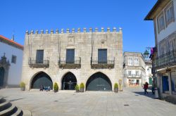 Il Palazzo del Municipio di Viana do Castelo in Piazza della Repubblica (Portogallo) - © Alena Zharava / Shutterstock.com