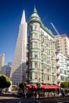 Il palazzo della Transamerica Bank a San Francisco, USA. L'edificio è stato costruito su una particolare piattaforma che riduce il rischio di crollo in caso di terremoto - © ...