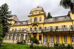 Il Palazzo di Villa Leumann a Pianezza in Piemonte. Fu disegnato da Fenoglio - © s74 / Shutterstock.com