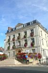 Il Palazzo Municipale della città di Provins, Francia, in una giornata di sole.
