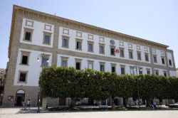 Il Palazzo Municipale di Sciacca, Sicilia. Eretto nel 1613 dai Gesuiti, divenne demanio dello Stato dopo la proclamazione del Regno d'Italia. L'edificio, che si presenta con forme tardo ...