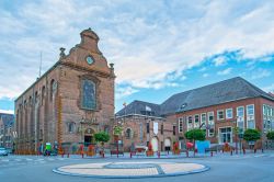 Il Palazzo Municipale di Wavre in Belgio. Il municipio ottocentesco si trova all'interno della ex chiesa dei carmelitani.

