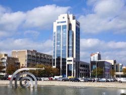 Il Palazzo Municipale (Stadhuis) di Zoetermeer, Olanda - © Dafinchi / Shutterstock.com