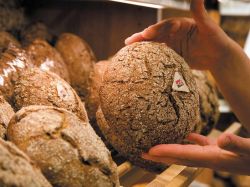 Il pane di segale, una delle eccellenze gastronomiche del Vallese in Svizzera.