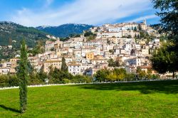 Il panorama del borgo di Cori nel Lazio, antica città della provincia di Latina