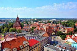 Il panorama del centro storico di Olsztyn, Polonia. Nel corso del Medioevo frequenti guerre distrussero più volte il tessuto urbano della città, soprattutto quelle fra Polonia ...