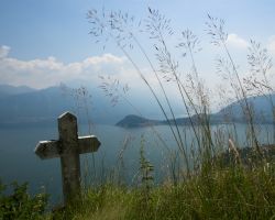 Veduta panoramica del Lago di Como dalle alture sopra a Griante, cittadina in provincia di Como (Lombardia).