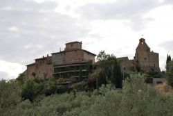 Il panorama del piccolo borgo di Tignano in Toscana - © Vignaccia76 - CC BY 3.0, Wikipedia