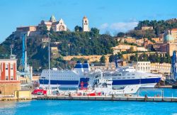 Il panorama del Porto di Ancona nelle Marche