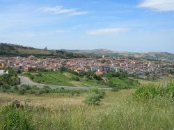 Il panorama di Barile in Provincia di Potenza, Basilicata  - © Generale Lee - CC BY-SA 3.0, Wikipedia