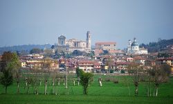 Il panorama di Castiglione delle Stiviere, colline moreniche del Lago di Garda, provincia di Mantova Massimo Telò  Di <a href="//commons.wikimedia.org/wiki/User:Massimo_Tel%C3%B2" ...
