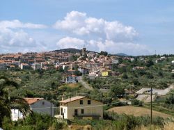 Il panorama di Cupello in Abruzzo, provincia di Chieti - © Abcgrafiche, CC BY 2.5 it, Wikipedia