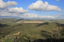 Il panorama di Sardara in Sardegna - © Gianni Careddu - CC BY-SA 4.0, Wikipedia