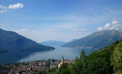Il panorama di Vercana sul Lago di Como in Lombardia - © Balatti Andrea - CC BY-SA 3.0, Wikipedia