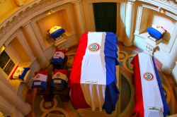 Il Pantheon degli Eroi di Asuncion, Paraguay. Ispirato all'Hotel des Invalides di Parigi, accoglie al suo interno le reliquie di alcuni importanti personaggi politici e militari del paese ...