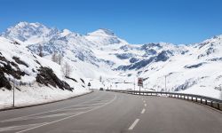 Il Passo del Sempione in inverno: una delle due porte d'accesso del Canton Vallese dall'Italia.