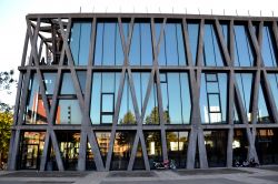 Il Pavillon Noir di Ax-en-Provence si trova a fianco del Conservatorio e del Grand Theatre ed ospita il Centro Coreografico Nazionale.