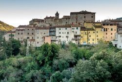 Il piccolo borgo di Sassetta in Toscana: siamo in provincia di Livorno