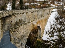 Il Pont d'Ael, acquedotto romano in Valle d'Aosta, vicino a Aymavilles