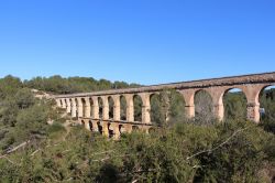 Il ponte del Diavolo, l'acquedotto Romano si trova a 4 km a nord di Tarragona, in Catalogna (Spagna)