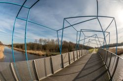Il ponte pedonale e ciclabile Cubic Bridge a Zoetermeer, Olanda.
