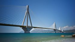 Il ponte Rion Antirion che collega la penisola del Peloponneso con la Grecia continentale. Attraversa il golfo di Corinto fra le città di Rion, nel Peloponneso, e Antirion, nella Grecia ...