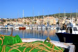 Il porto della città di La Ciotat, Bocche del Rodano (Francia). Qui, nel mese di marzo, si svolge un grande salone nautico regionale. 
