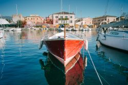 Il porto di Bardolino sul Lago di Garda nel Veneto - © Claudio Stocco / Shutterstock.com