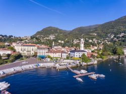 Il porto di Cernobbio, famosa destinazione turistica sul Lago di Como.