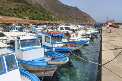 Il porto di Marettimo, uno degli approdi migliori della Sicilia. Saimo alle Egadi.