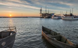 Il porto di Nida con le barche da pesca, Lituania: è una famosa località balneare - © Sergei25 / Shutterstock.com