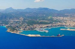 Il porto e la citta di Palma di Maiorca, isole ...