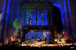 Il presepe allestito per l'Avvento nella cattedrale di Chartres, Francia - © DIDIER FOTO / Shutterstock.com