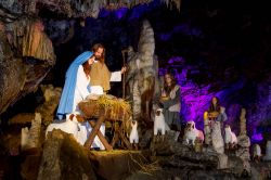 Il presepe vivente che viene organizzato ogni anno all'interno delle delle Grotte di Postumia in Slovenia