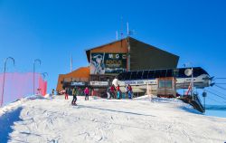 Il rifugio in cima alle piste di Bormio 3.000 in Valtellina, Lombardia - © Goran Vrhovac / Shutterstock.com