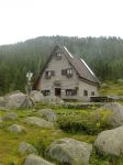 Il rifugio San Giuliano, non distante da Caderzone Terme - ©  Tanarus, CC BY-SA 3.0, Wikipedia