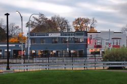 Il Rochester Antique Market su Monroe Avenue nella città di Rochester, stato di New York, in una mattina autunnale - © debra millet / Shutterstock.com