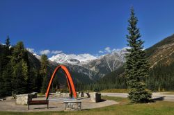 Il Rogers Pass al Glacier National Park di Revelstoke, British Columbia (Canada). Scoperto nel maggio 1881 dal maggiore Albert Bowman Rogers, da cui prese il nome, si trova nel cuore del Glacier ...