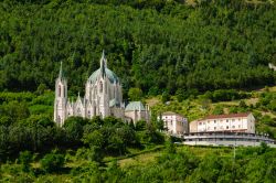 Il santuario di Castelpetroso, meta di pellegrinaggi in Molise.