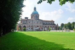 Il Santuario di Caravaggio in provincia di Bergamo, Lombardia - © Fabio Caironi / Shutterstock.com