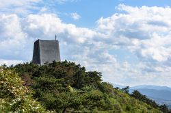 Il Santuario di Monte Grisa domina dall'alto la città di Trieste, Friuli Venezia Giulia.
