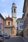 Il santuario di San Vincenzo a Cernobbio, lago di Como, Lombardia. Dedicato al patrono della città festeggiato il 22 gennaio, questo edificio religioso si presenta con un'unica navata.

 ...